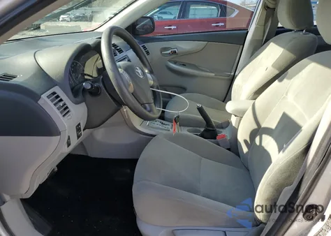 2012 Toyota Corolla Base z USA, uszkodzony, nr VIN 2T1BU4EEXCC889389